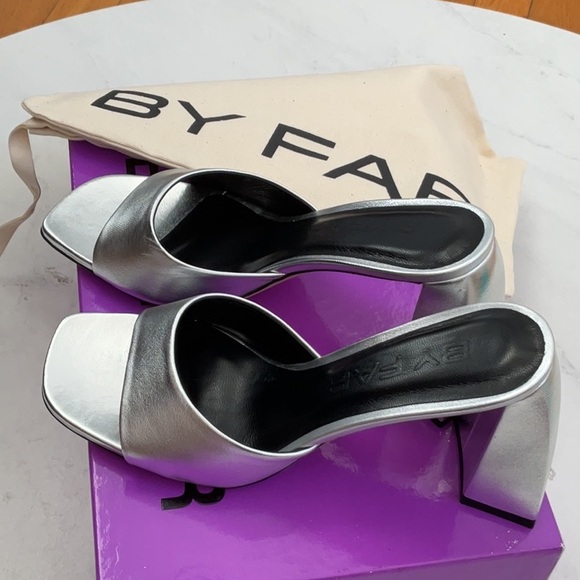BY FAR Michele Mule in Silver, Size: EU 37 - Picture 9 of 12